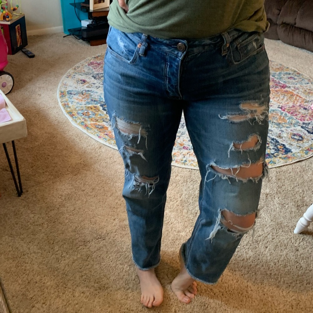 American Eagle mom jeans